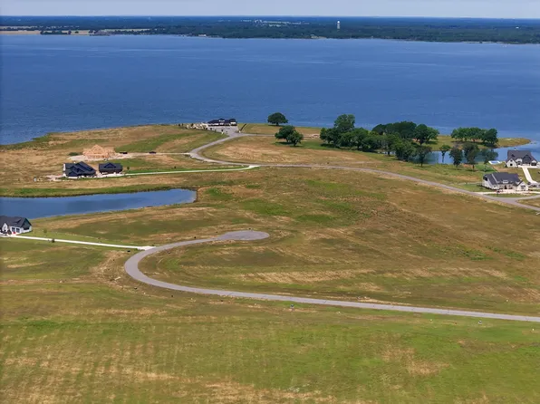 450 Sailview Ct, Honey Grove, TX 75446