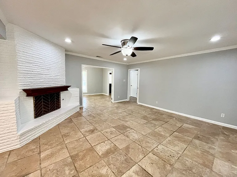 830 Blackburn St — Photo 7