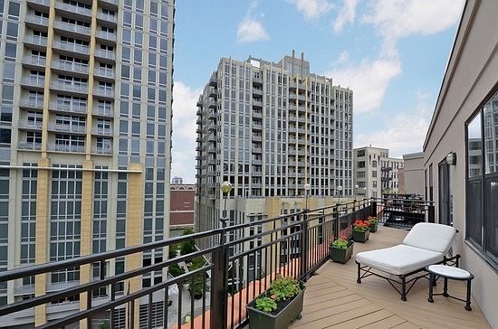 5th image of 520 W Huron St #Pub51