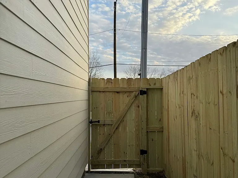 Privacy fence side front entrance