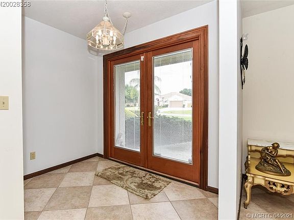 5th image of 2052 SE Allamanda Dr