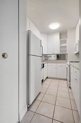 5th image of 44 W 62nd St #4EF