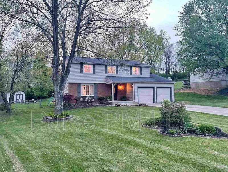 4 bed, 2.5 bath, 1800 sqft, $2,000 — Photo 1