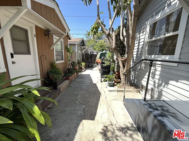 424 N Venice Blvd #B — Photo 17
