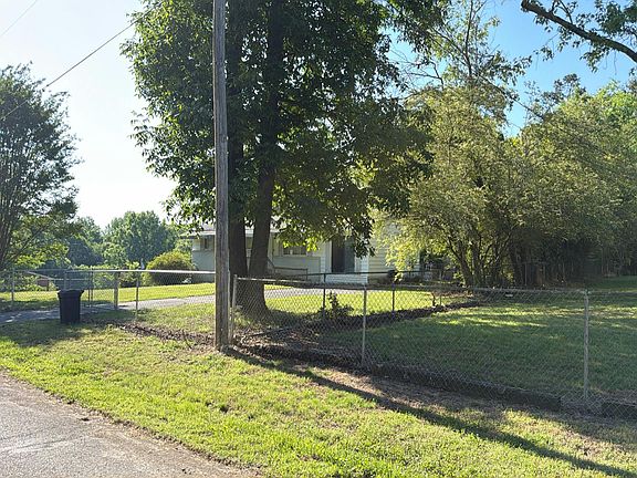 2nd image of 539 Davis Rd