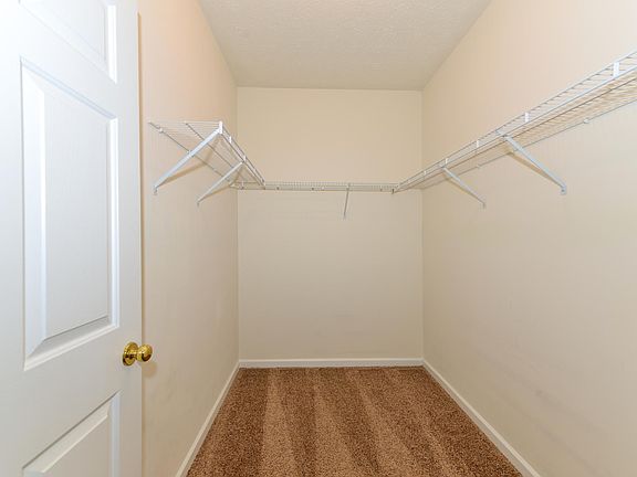 Oversized Closets - Walk In