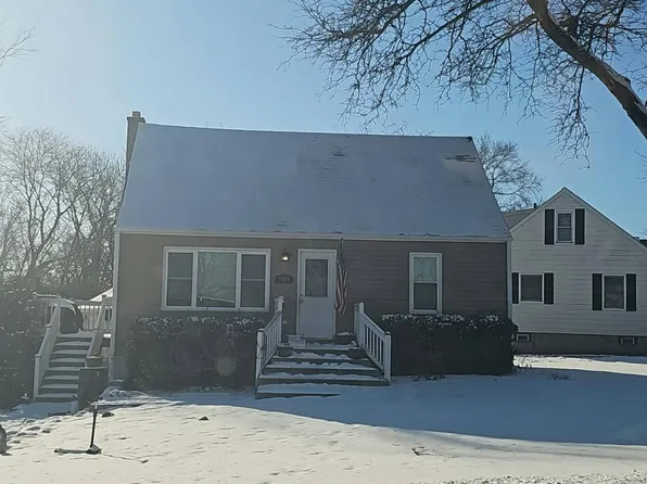 1004 S Cornell Ave, Villa Park, IL 60181