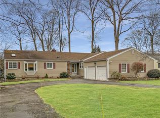 17 Starlight Dr, Norwalk, CT 06851