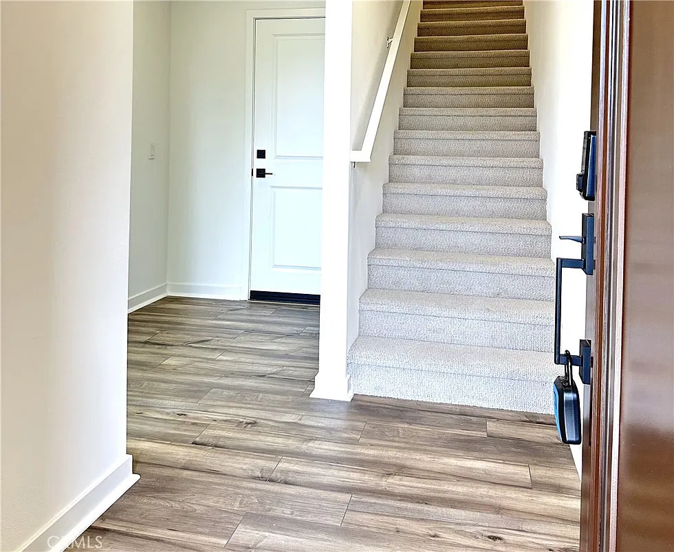 4 bed, 1729 sqft, $3,500 — Photo 2