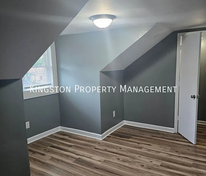 723 Charles Ave — Photo 2