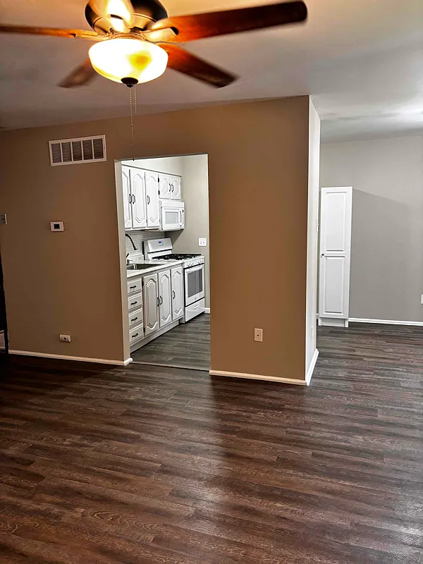 1200sq ft two bed two bath — Photo 4