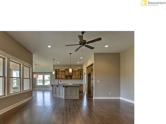 4th image of 10527 N Randolph Ave