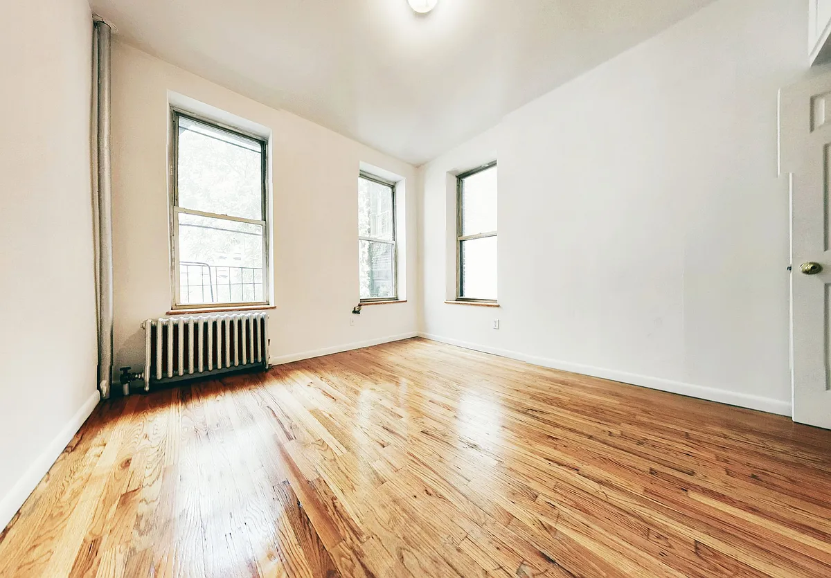 Building Photo - 68 E 1st St #1B