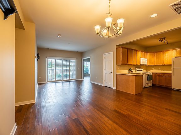 5th image of 2692 Stone Cir Unit 101