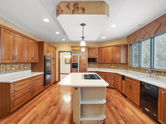 5th image of 2565 Fairford Ln