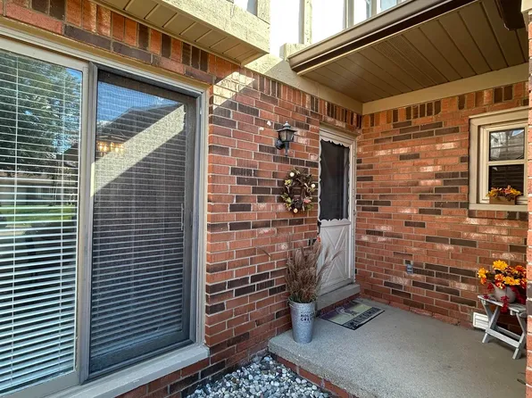49283 Ashley Ct, Shelby Township, MI 48315
