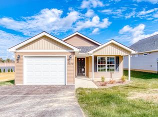2070 Giles Dr SE, Christiansburg, VA 24073