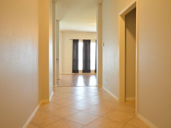 4th image of 2526 Pepperidge Dr