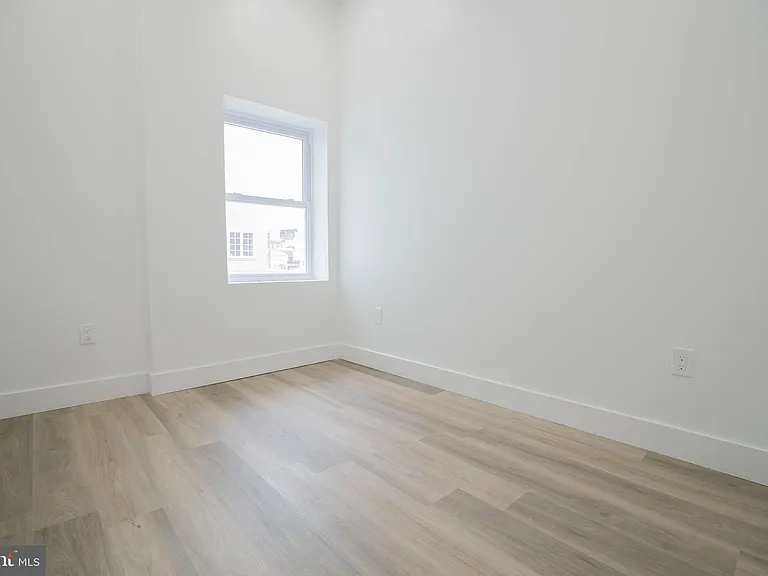 1153 N Front St #3F — Photo 10