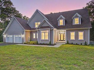 130 Lindenridge Rd, Amherst, MA 01002