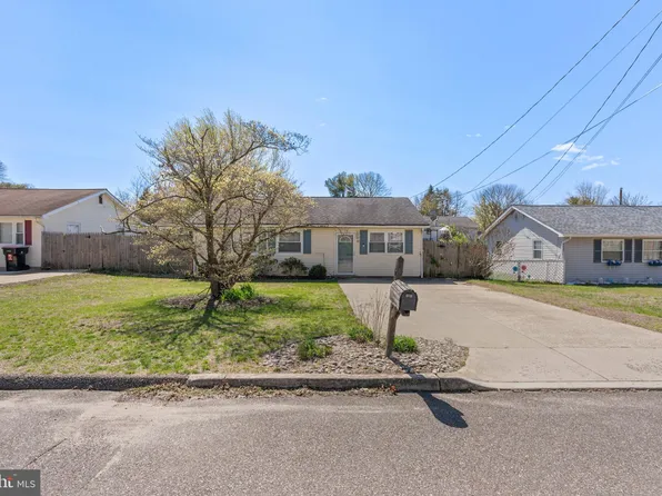 41 Belleview Ave, Sicklerville, NJ 08081