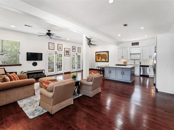 415 W 8th St, Houston, TX 77007