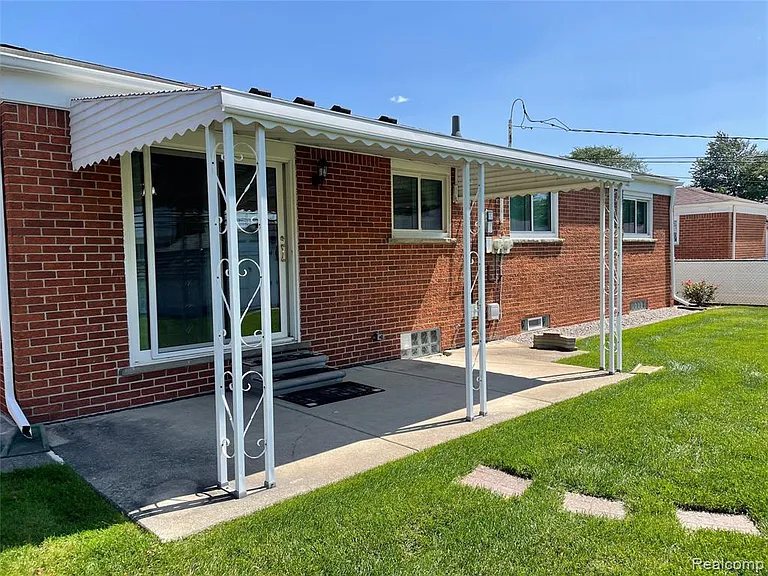 32827 Dover Ave — Photo 65