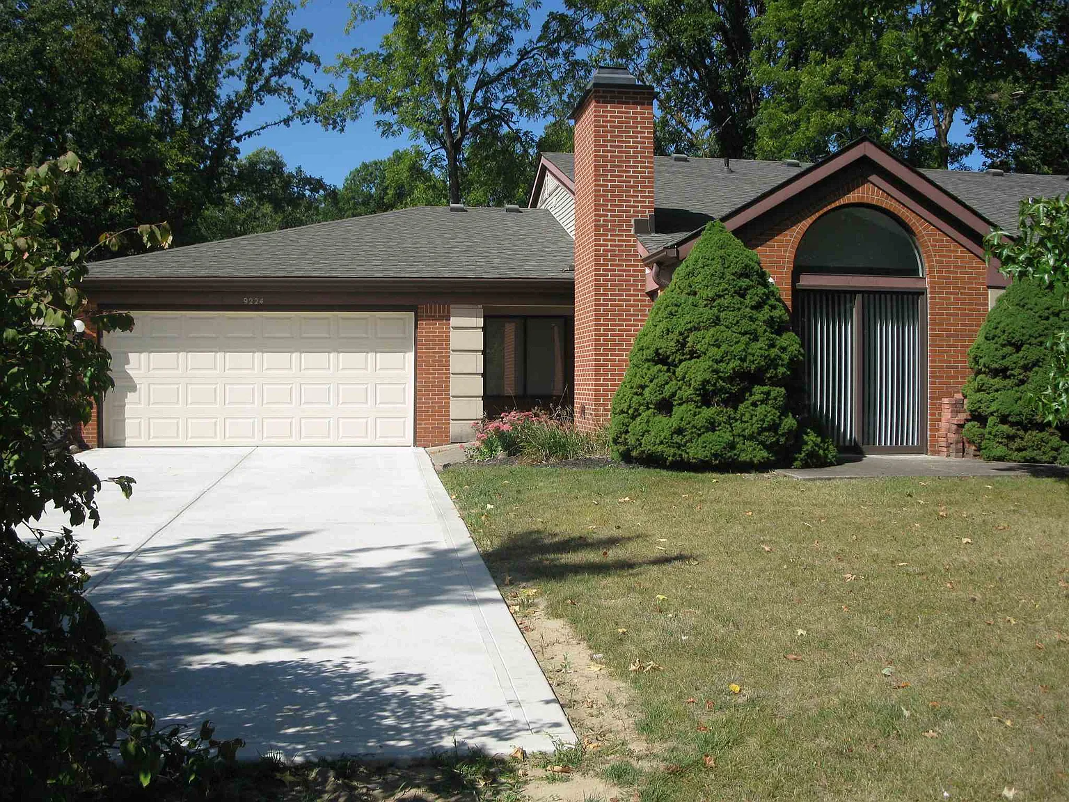 9224 Golden Oaks E photo 1