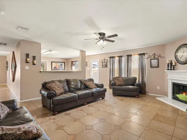 941 Honey Locust Ln, Crowley, TX 76036