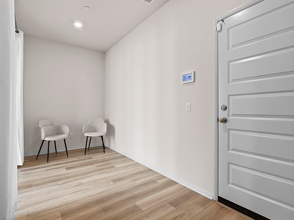 4th image of 40775 Melrose Dr #289