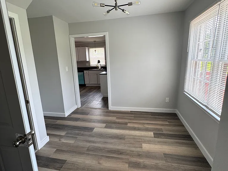 6571 Rock Springs Rd — Photo 32