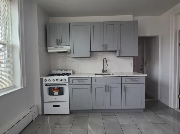 297 Griffith Street image 2 of 13