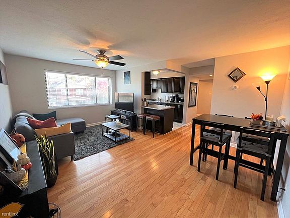 Entry way and Living Room - hardwood flooring throughout!