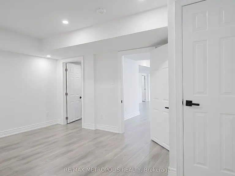 2425 Hibiscus Dr #BASEMENT — Photo 17