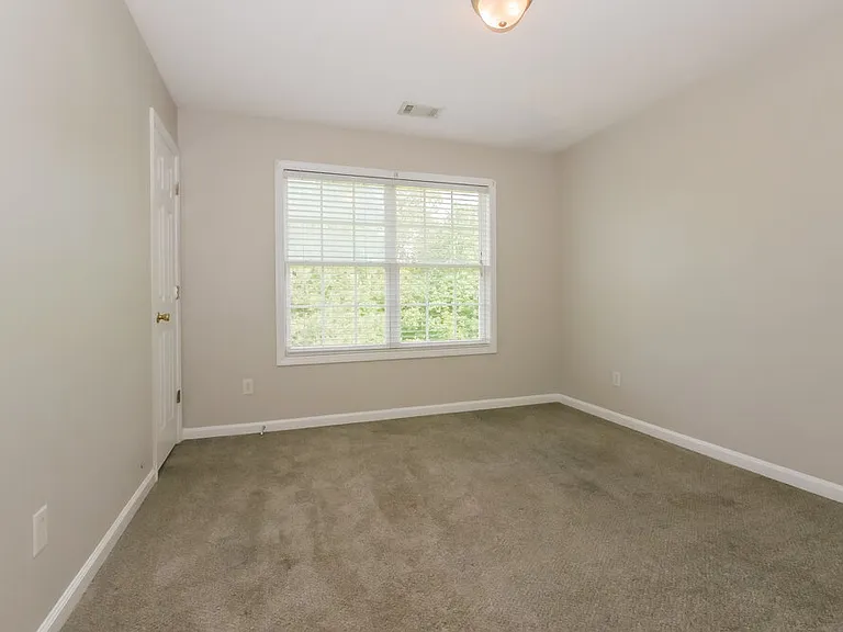 440 The Gables Dr — Photo 16