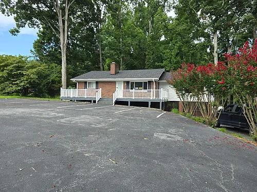108 Bon Air St #B Photo 1