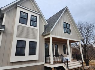 6456 Yosemite Ln, Excelsior, MN 55331