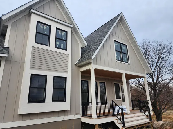 6456 Yosemite Ln, Excelsior, MN 55331