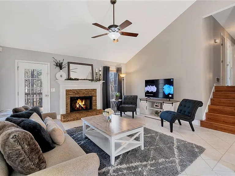 1319 Towne Harbor Trl — Photo 3