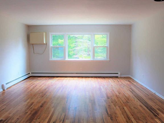 4th image of 1104 Waterberry Ct N