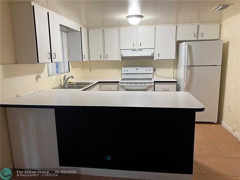 1st image of 451 NE 136th St APT 205