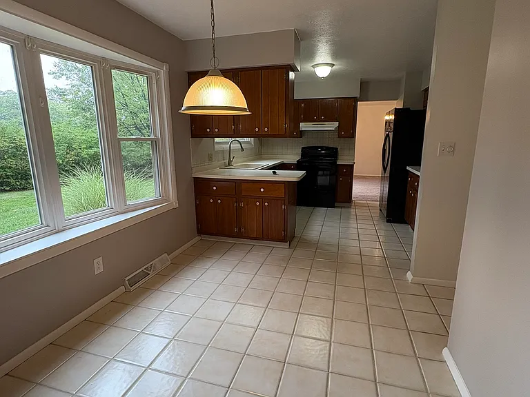 9237 White Oaks Cir — Photo 7