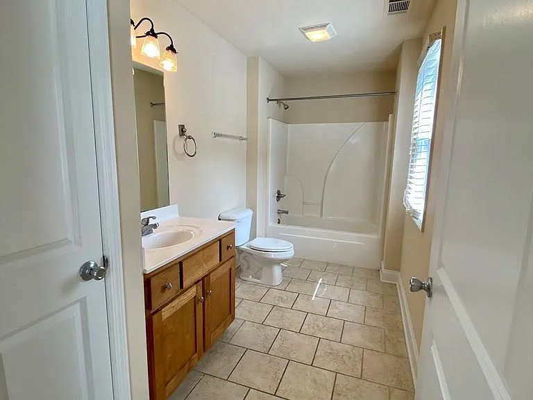 140 Strickland Ave — Photo 14