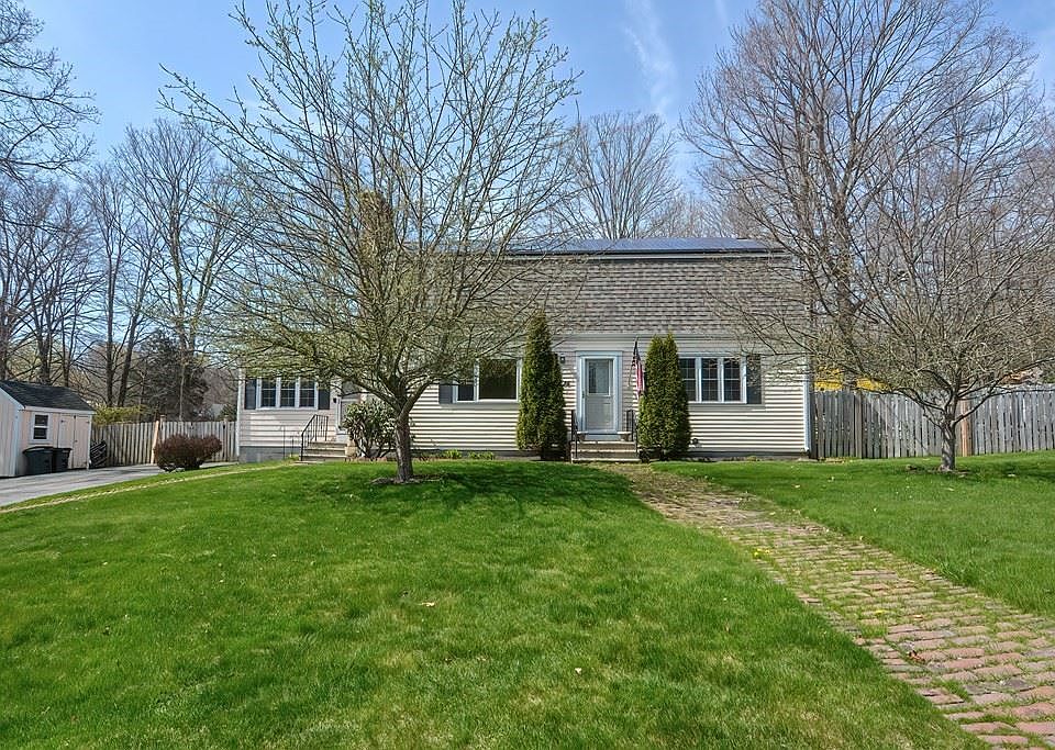 1st image of 16 Valerie Dr