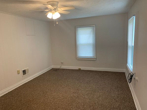 50 Witt Rdg, Irvine, KY 40336
