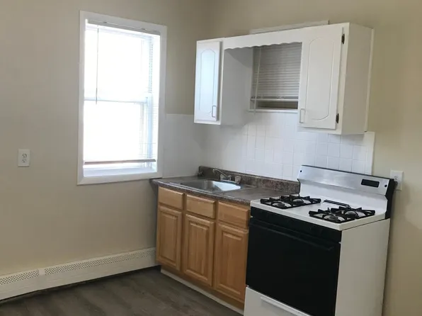 634 New Point Rd, Elizabethport, NJ 07206