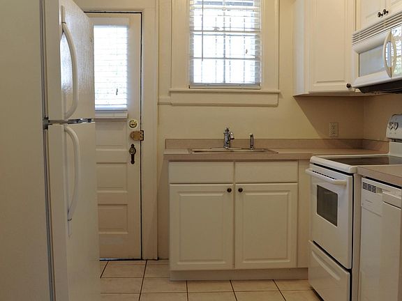 4th image of 2511 Atlantic Ave APT 3