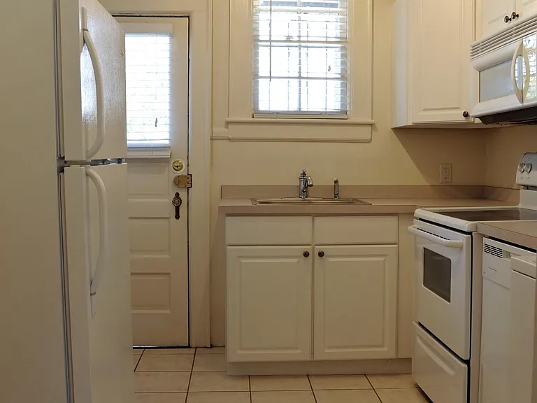 2511 Atlantic Ave #3 — Photo 4