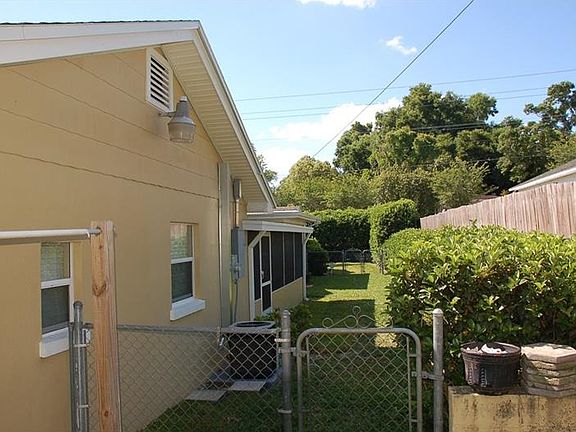 4th image of 2813 Coventry Ave
