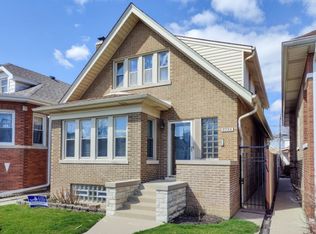 5322 W Barry Ave, Chicago, IL